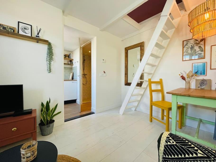 The Birdhouse, Tiny Home Close To The Beach Noordwijk Εξωτερικό φωτογραφία